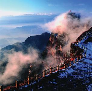 成都-稻城亚丁-泸定桥-报国寺-乐山大佛-全景双动八日游<稻此逸游>
